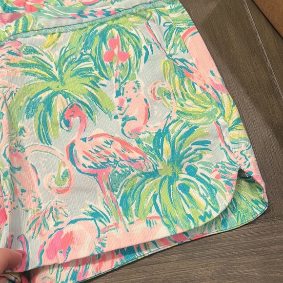 Lilly Pulitzer Tropical Print Women's Shorts - Picture 2 of 10